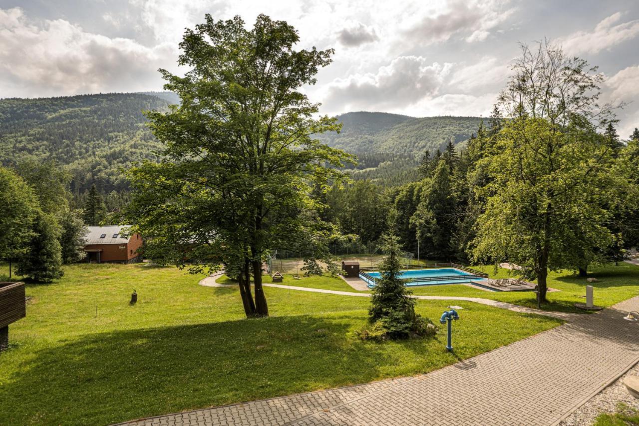 Horsky Hotel Lorkova Vila Celadna Luaran gambar