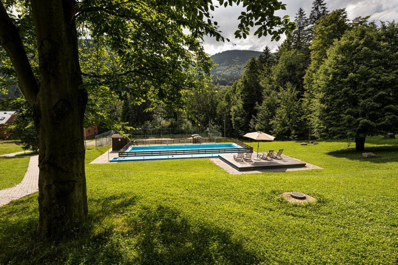 Horsky Hotel Lorkova Vila Celadna Luaran gambar