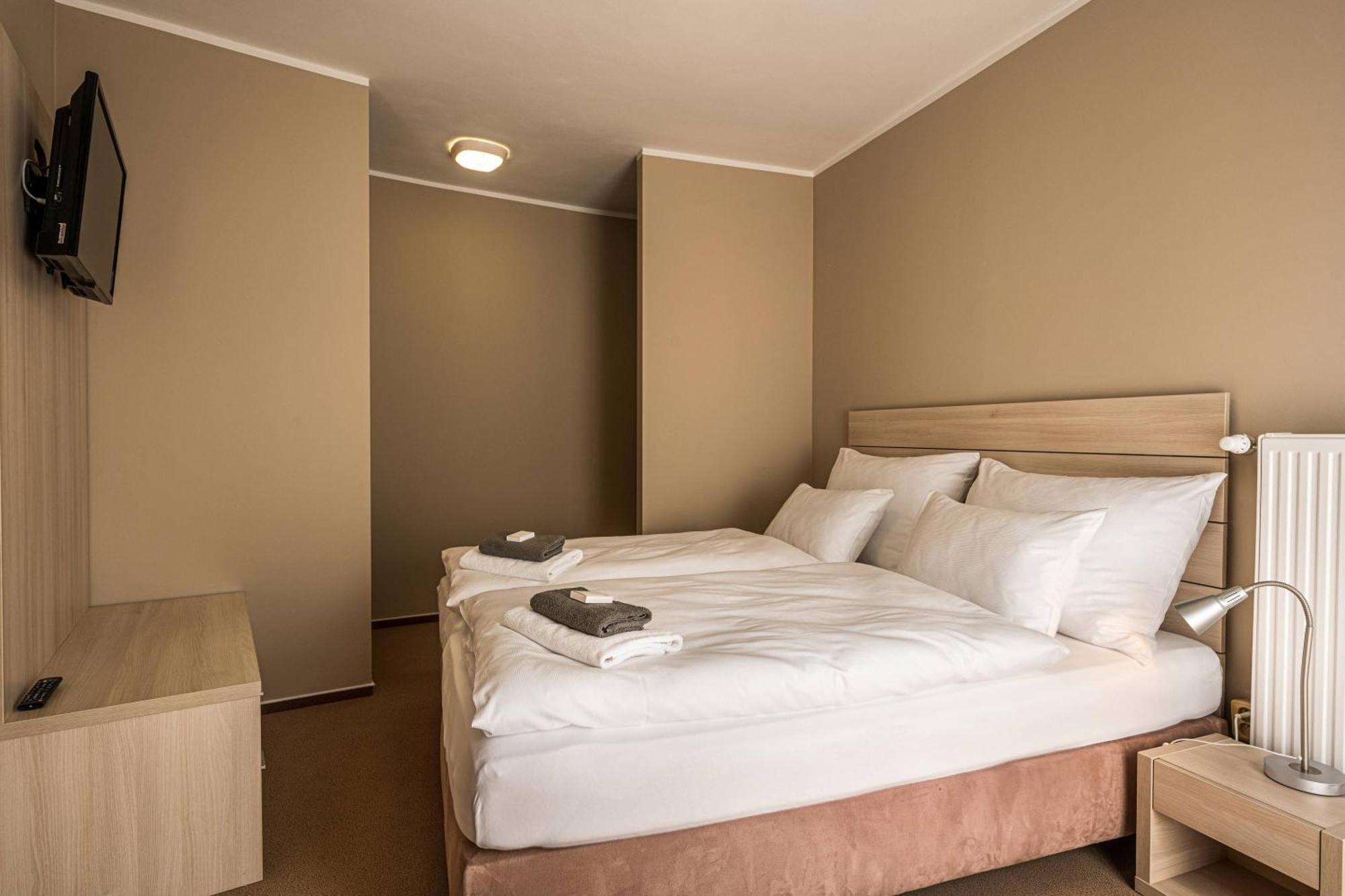 Horsky Hotel Lorkova Vila Celadna Luaran gambar
