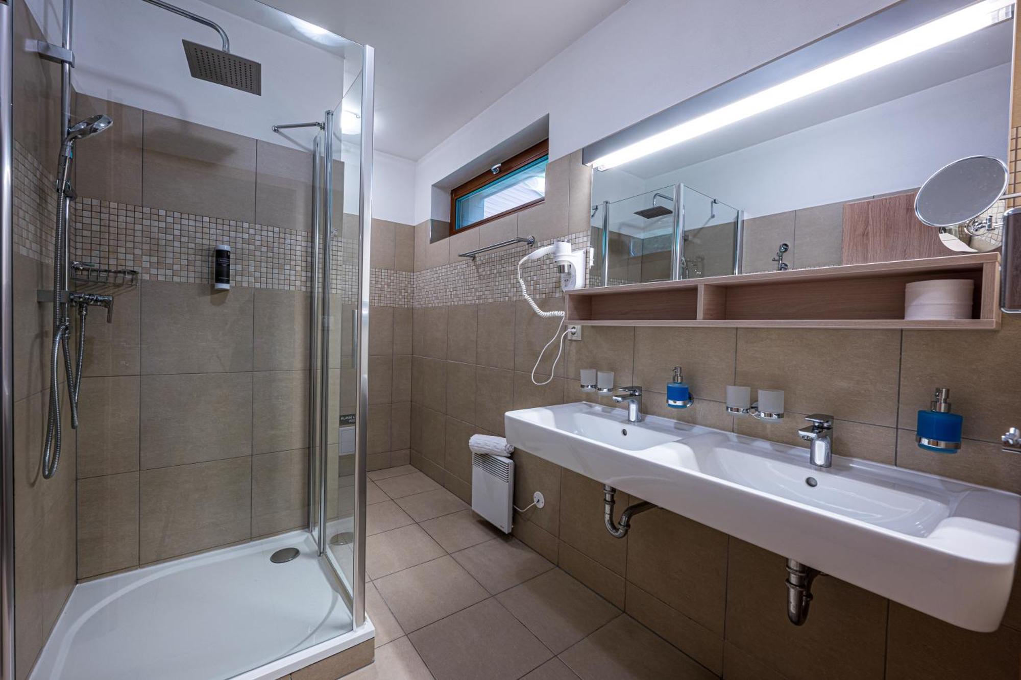Horsky Hotel Lorkova Vila Celadna Luaran gambar