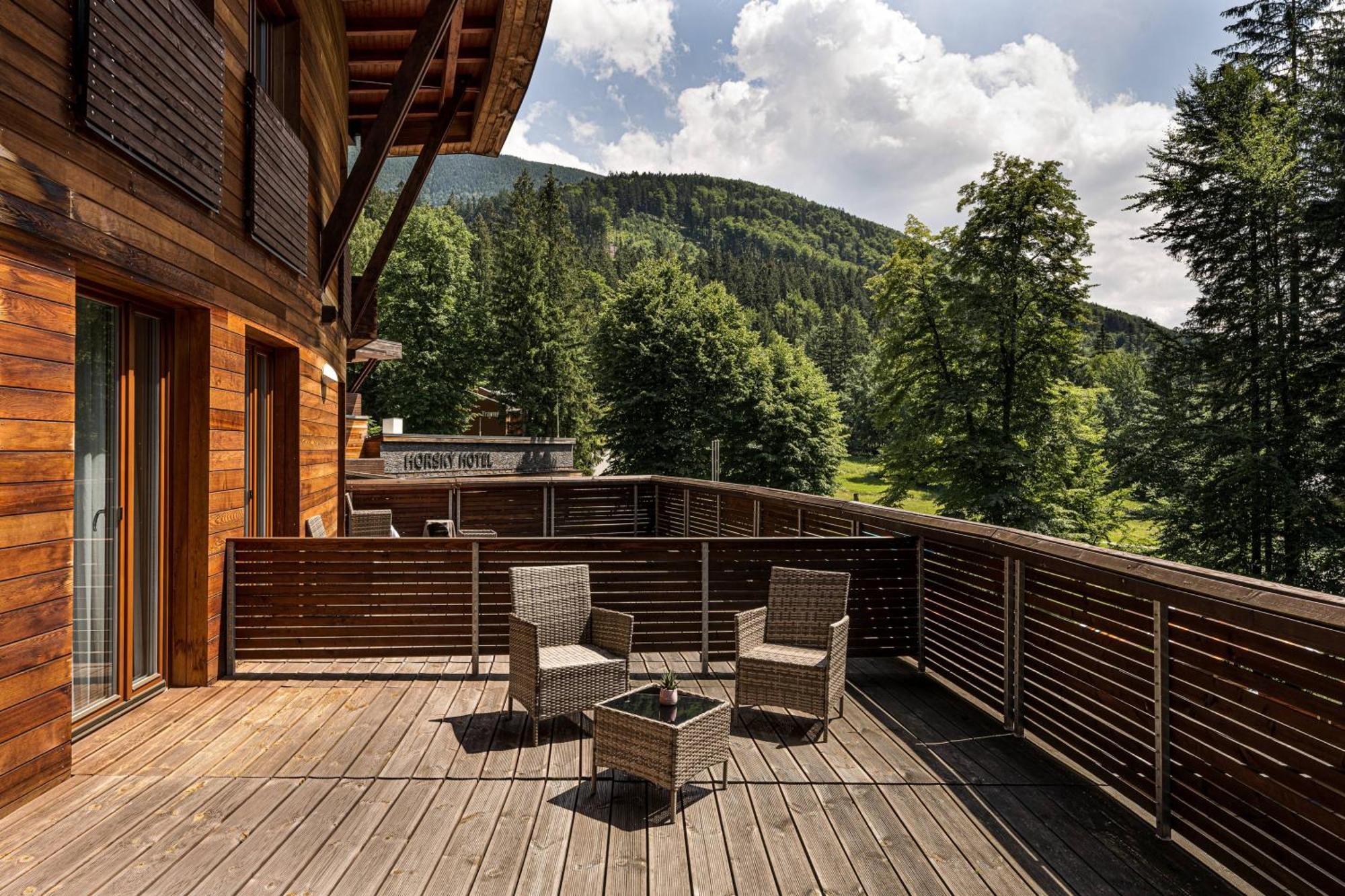 Horsky Hotel Lorkova Vila Celadna Luaran gambar